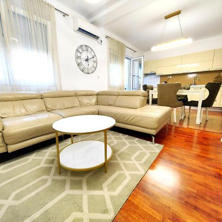 Luxury Apartment Podgorica Luaran gambar
