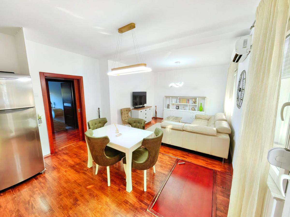 Luxury Apartment Podgorica Luaran gambar