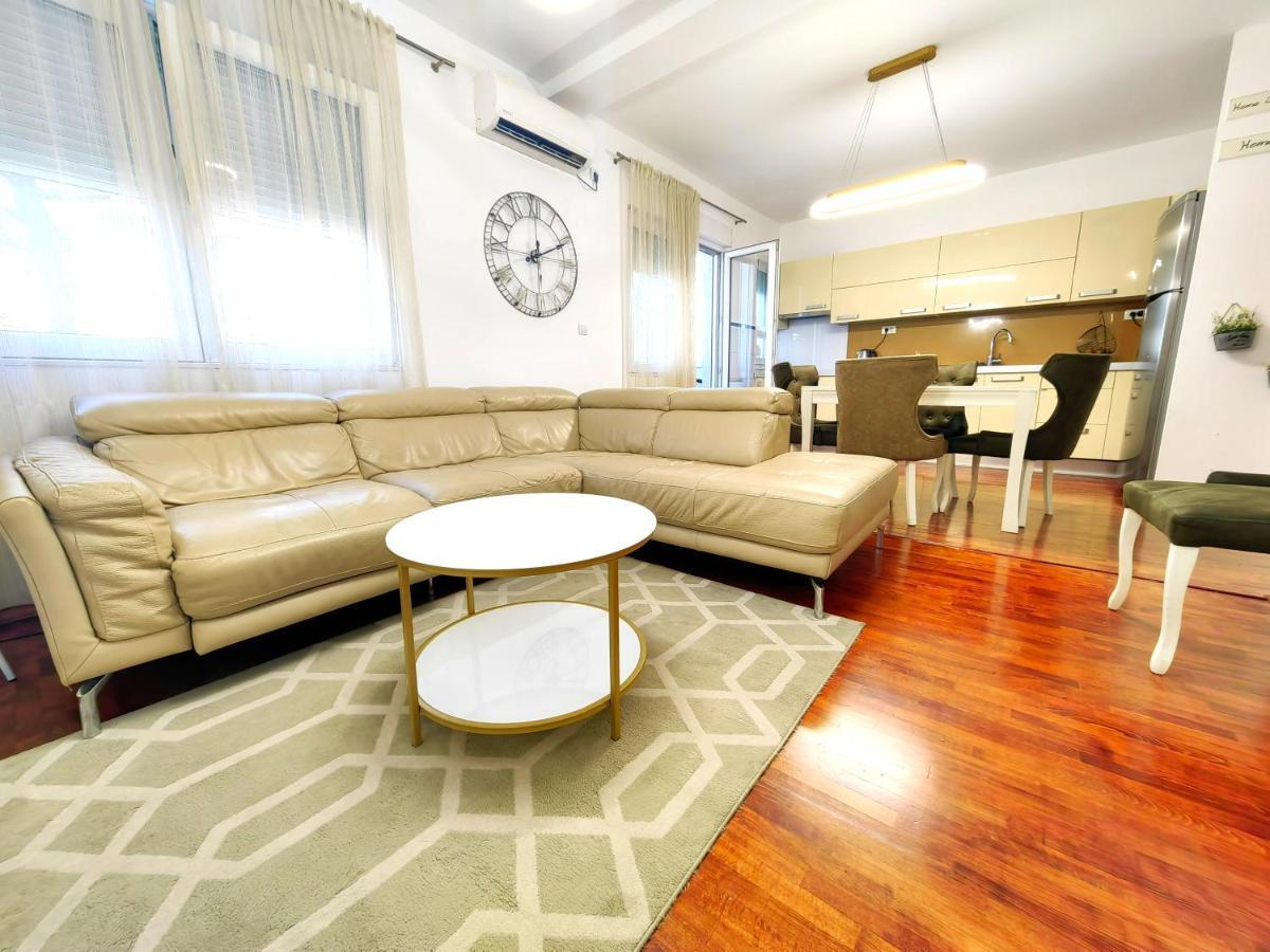 Luxury Apartment Podgorica Luaran gambar